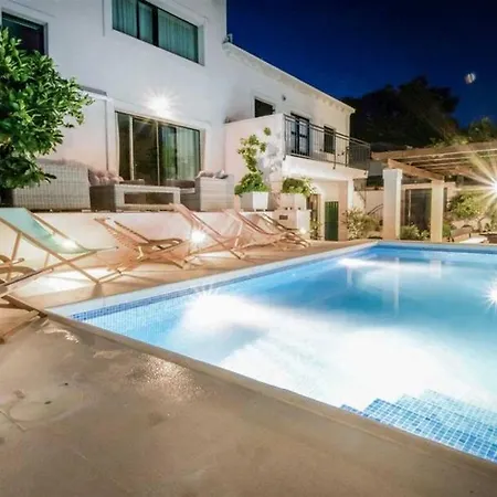 Kala By Kompas * פובליה